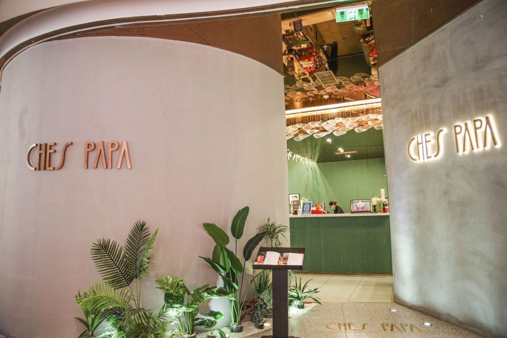 , Chef Papa (Hall of the Sun)