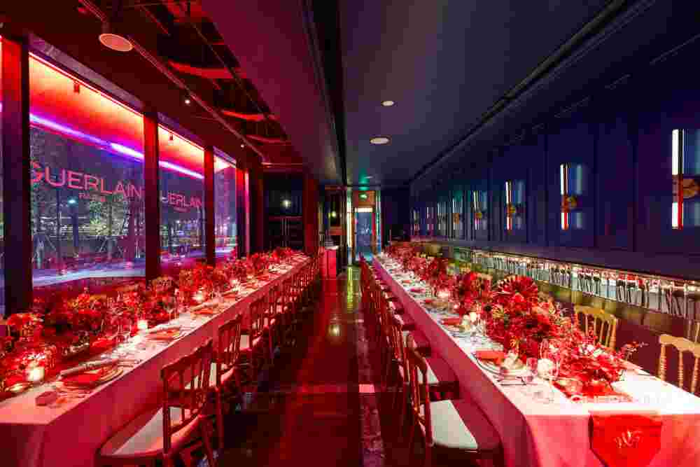 , Large Eight Italy Lounge & Restaurant