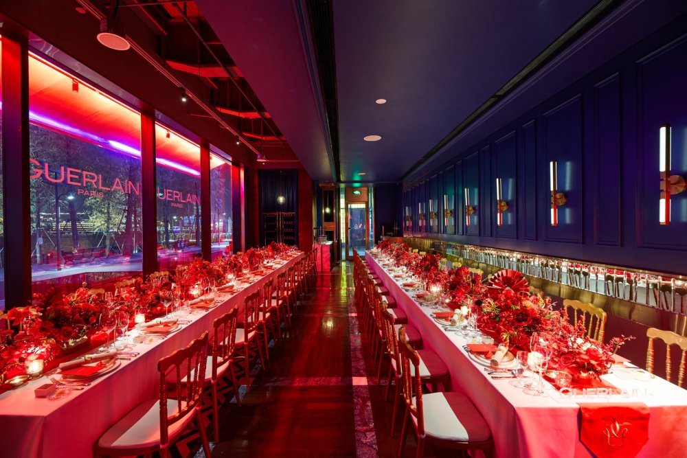 , Large Eight Italy Lounge & Restaurant